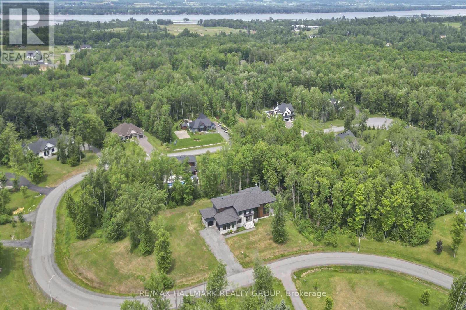 Photo 26 of 132 Robert Taite Drive, Ottawa ON