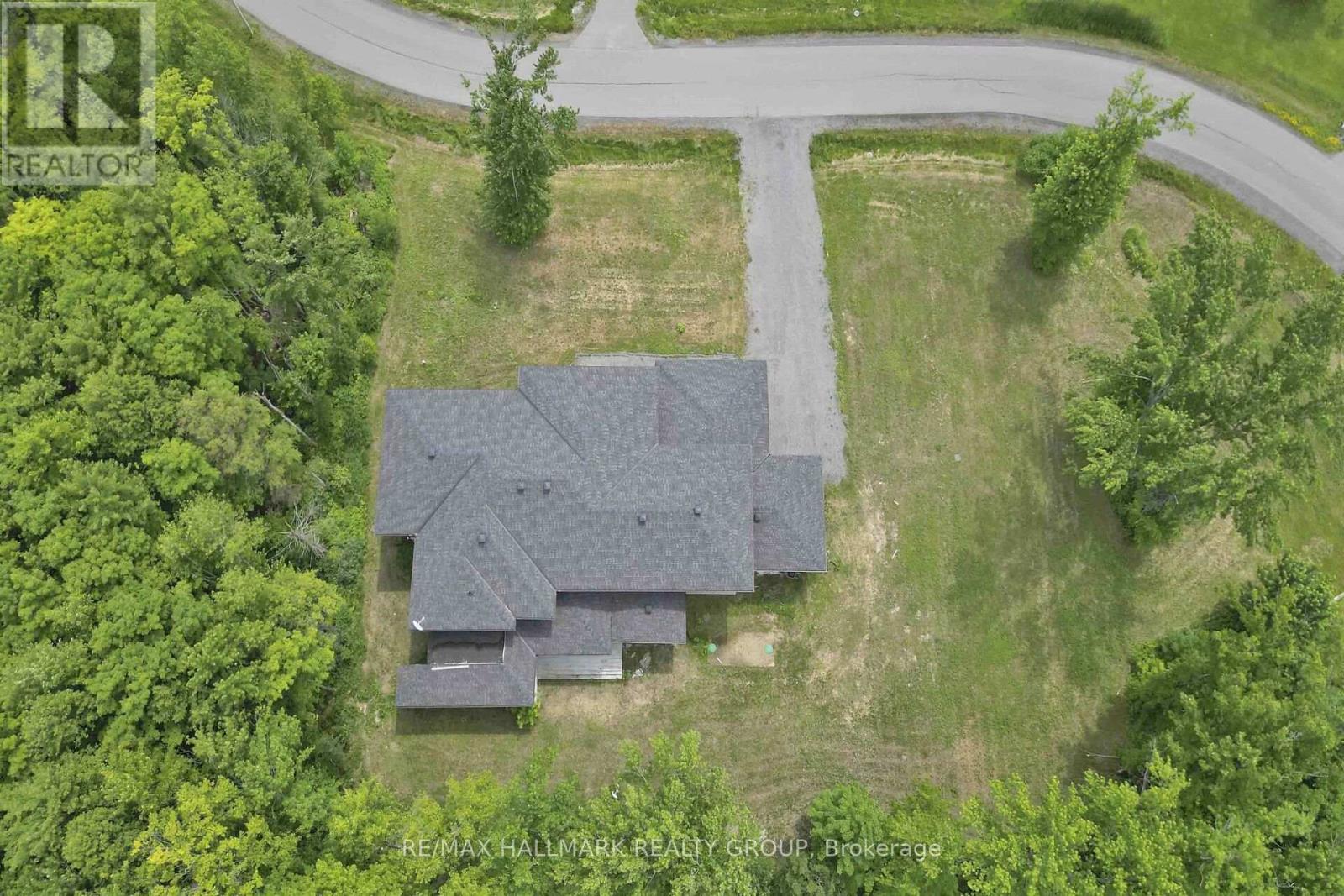 Photo 13 of 132 Robert Taite Drive, Ottawa ON
