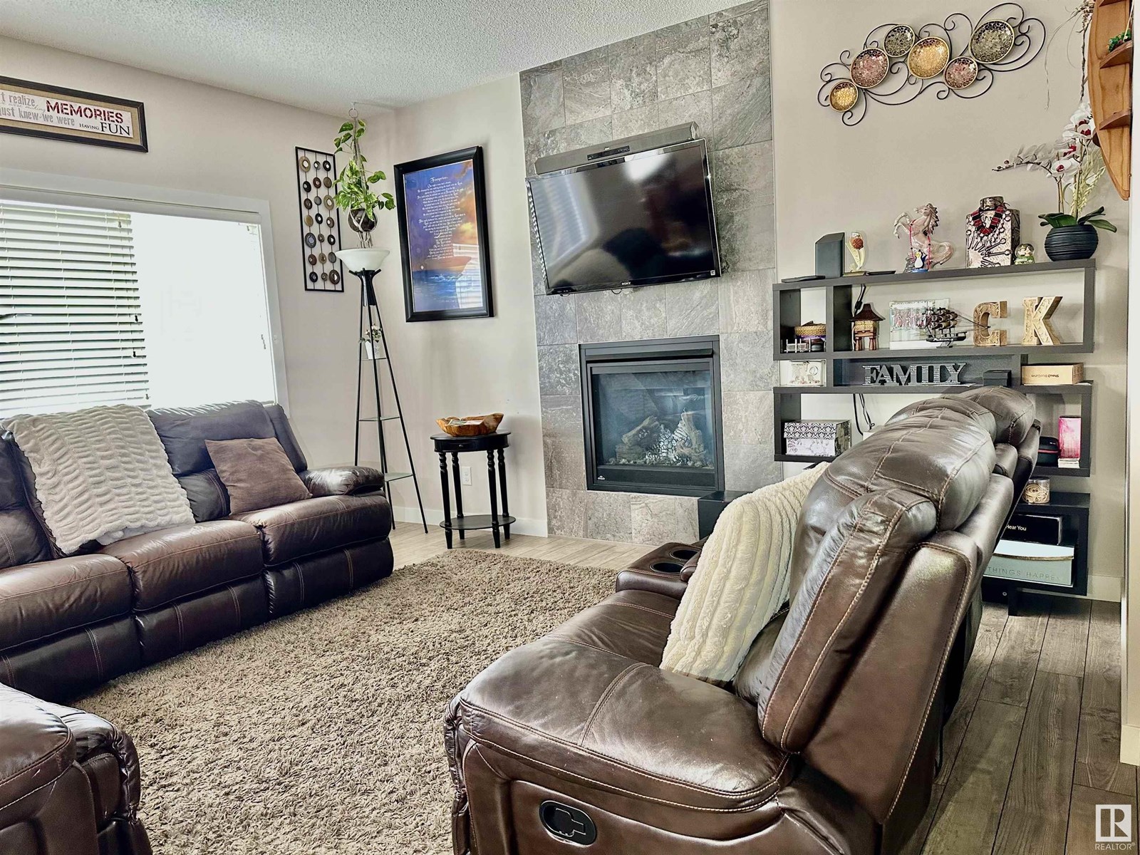 Photo 20 of 8432 219 St Nw, Edmonton AB