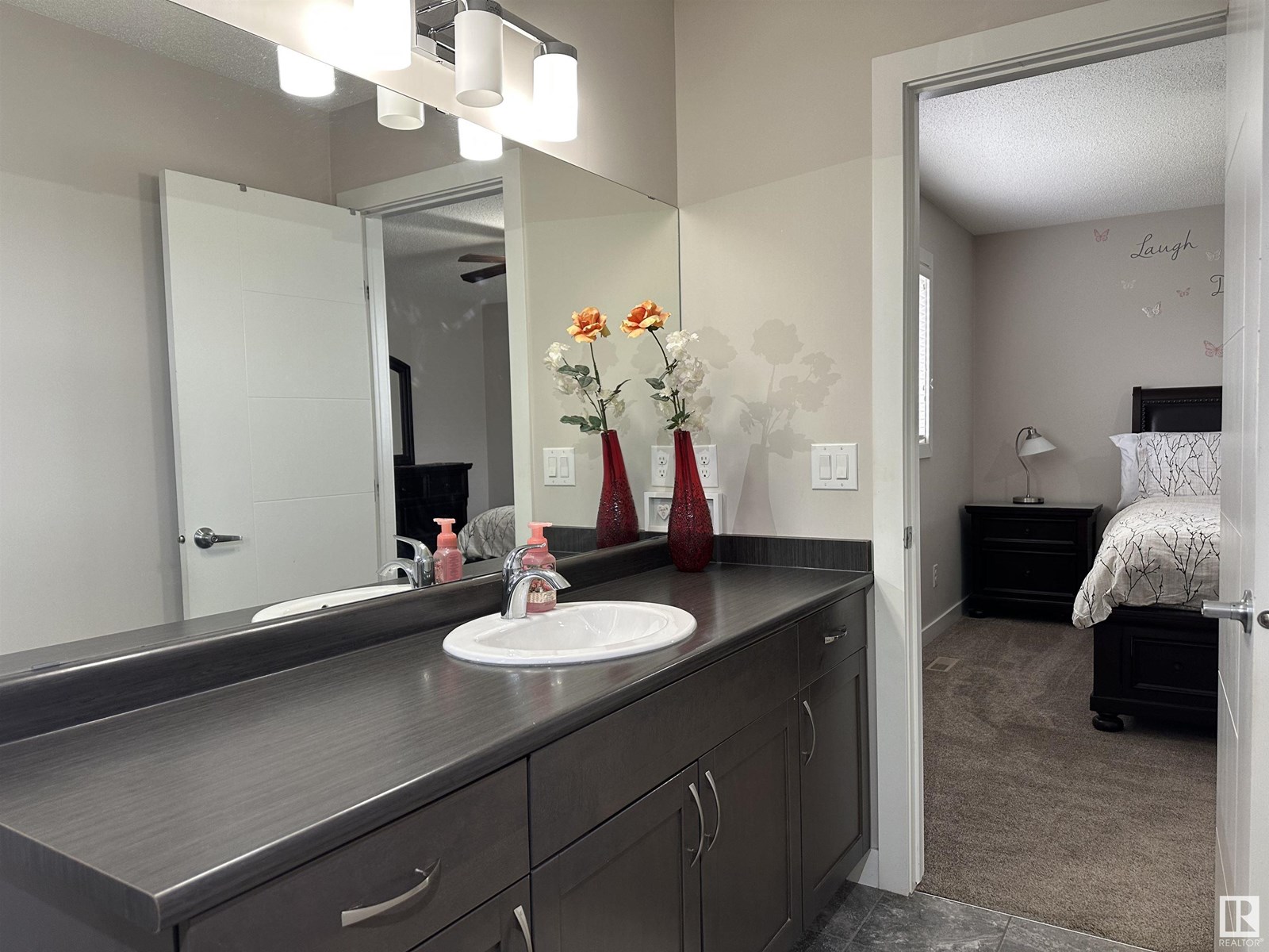 Photo 9 of 8432 219 St Nw, Edmonton AB