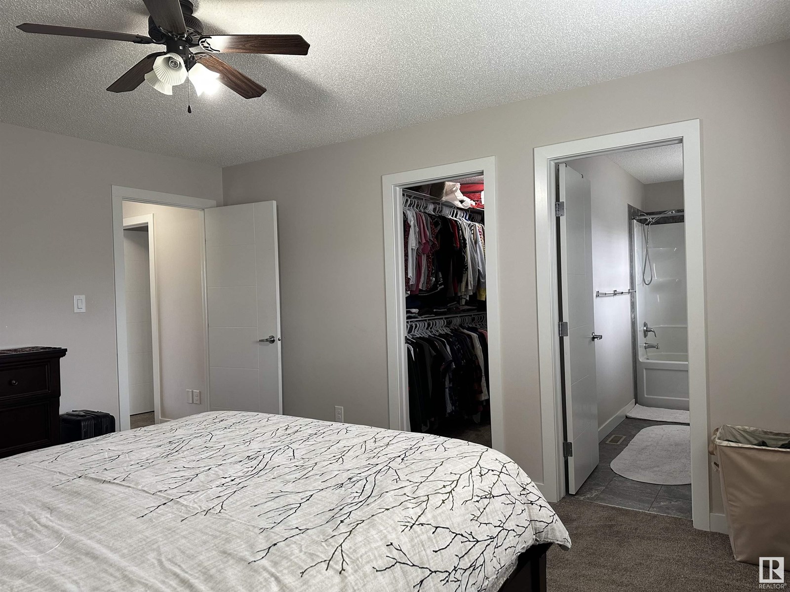 Photo 5 of 8432 219 St Nw, Edmonton AB