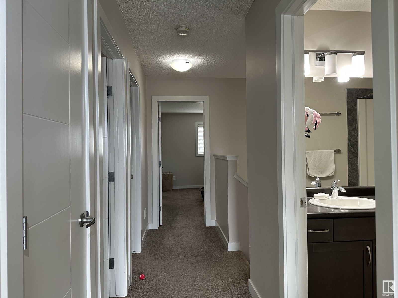 Photo 10 of 8432 219 St Nw, Edmonton AB
