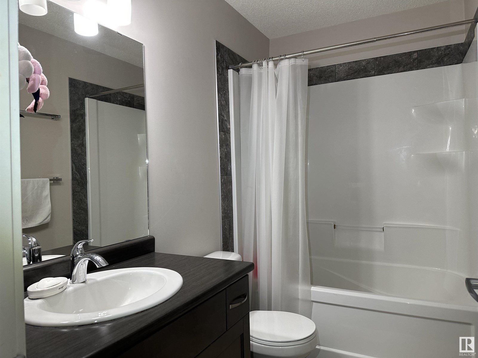 Photo 15 of 8432 219 St Nw, Edmonton AB