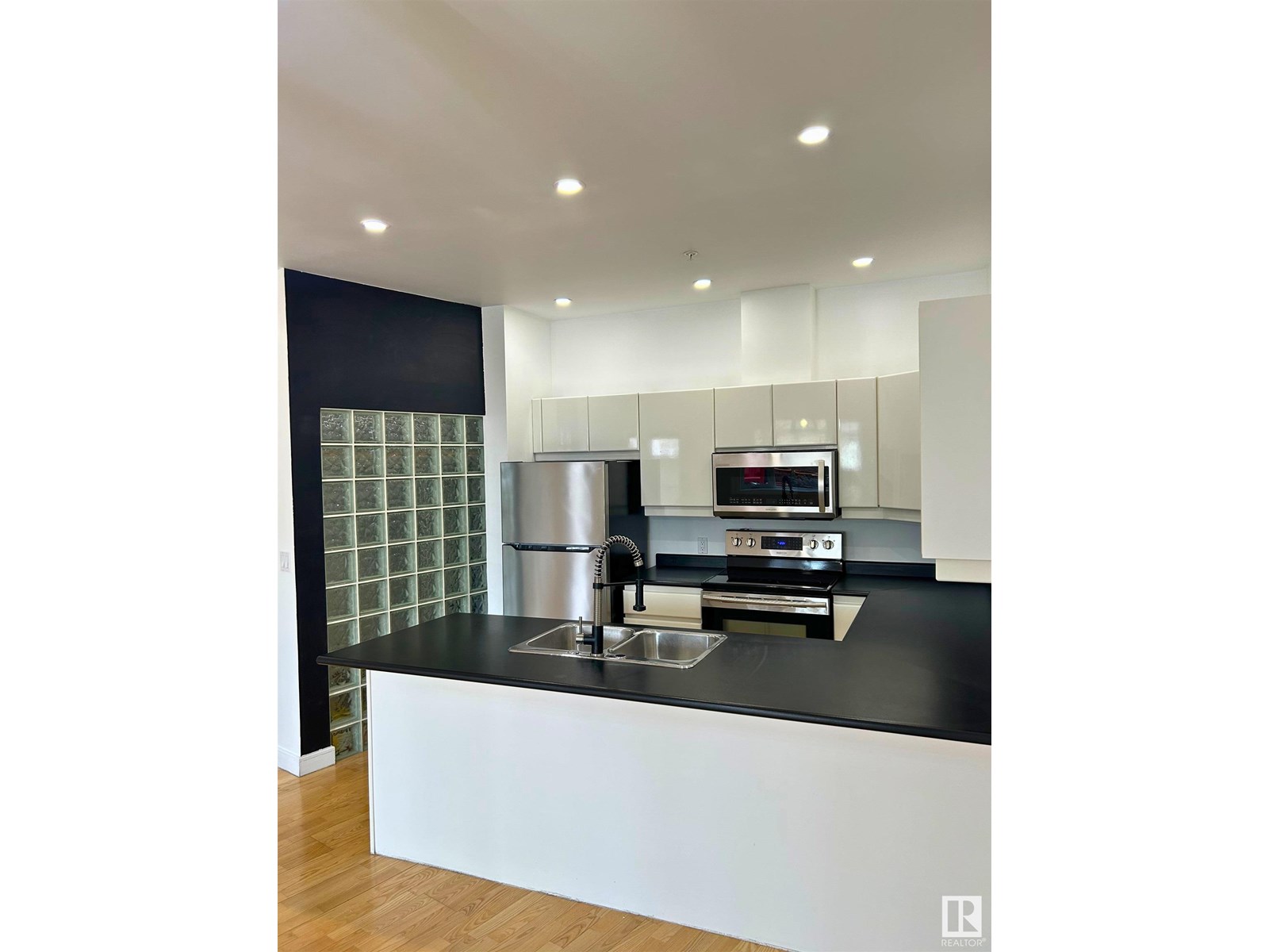 Photo 16 of 105 11415 100 Av Nw, Edmonton AB