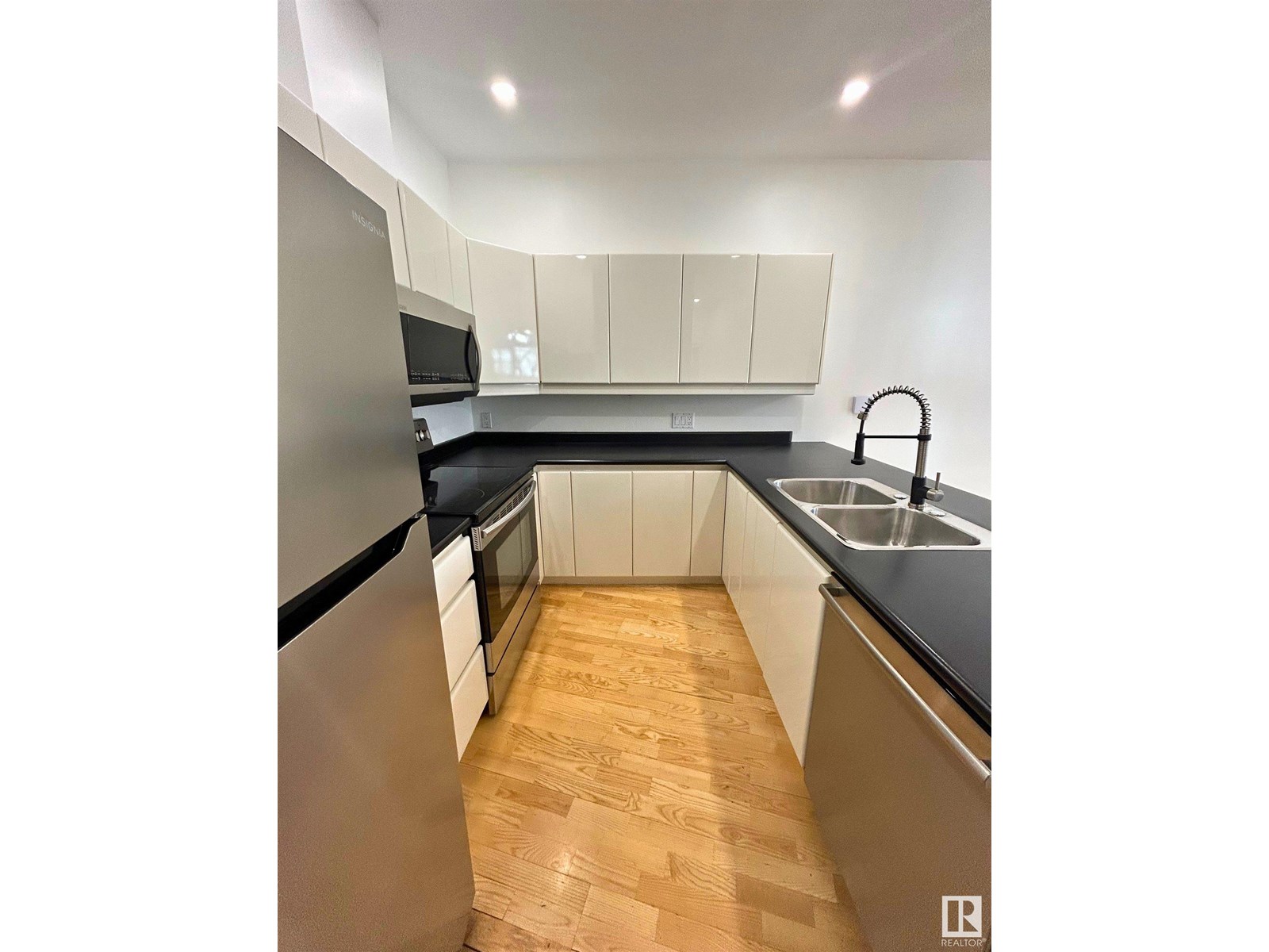 Photo 14 of 105 11415 100 Av Nw, Edmonton AB