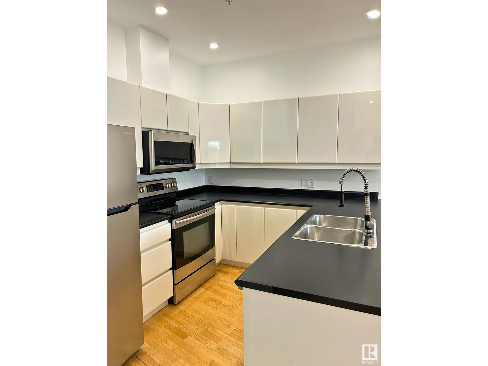 Photo 18 of 105 11415 100 Av Nw, Edmonton AB