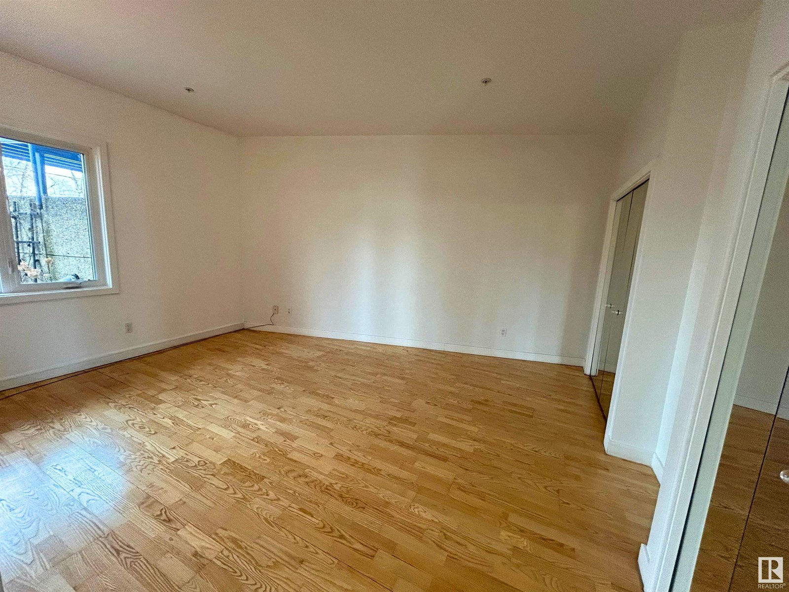 Photo 1 of 105 11415 100 Av Nw, Edmonton AB