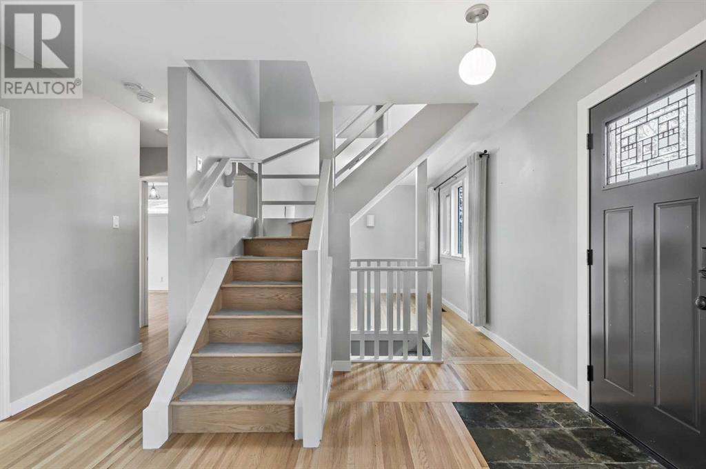 Single Family House for Sale in  Worcester Drive SW Wildwood Calgary 