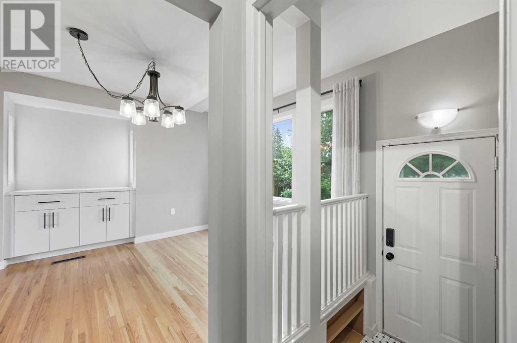 Single Family House for Sale in  Worcester Drive SW Wildwood Calgary 