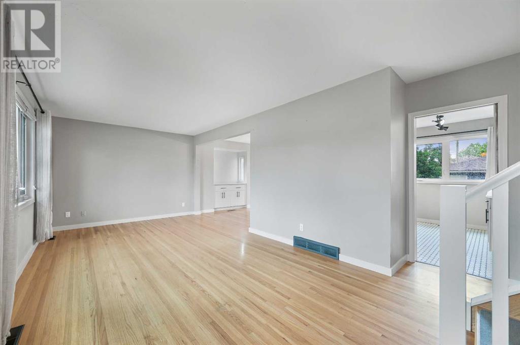 Single Family House for Sale in  Worcester Drive SW Wildwood Calgary 