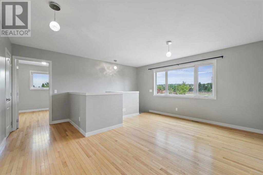 Single Family House for Sale in  Worcester Drive SW Wildwood Calgary 