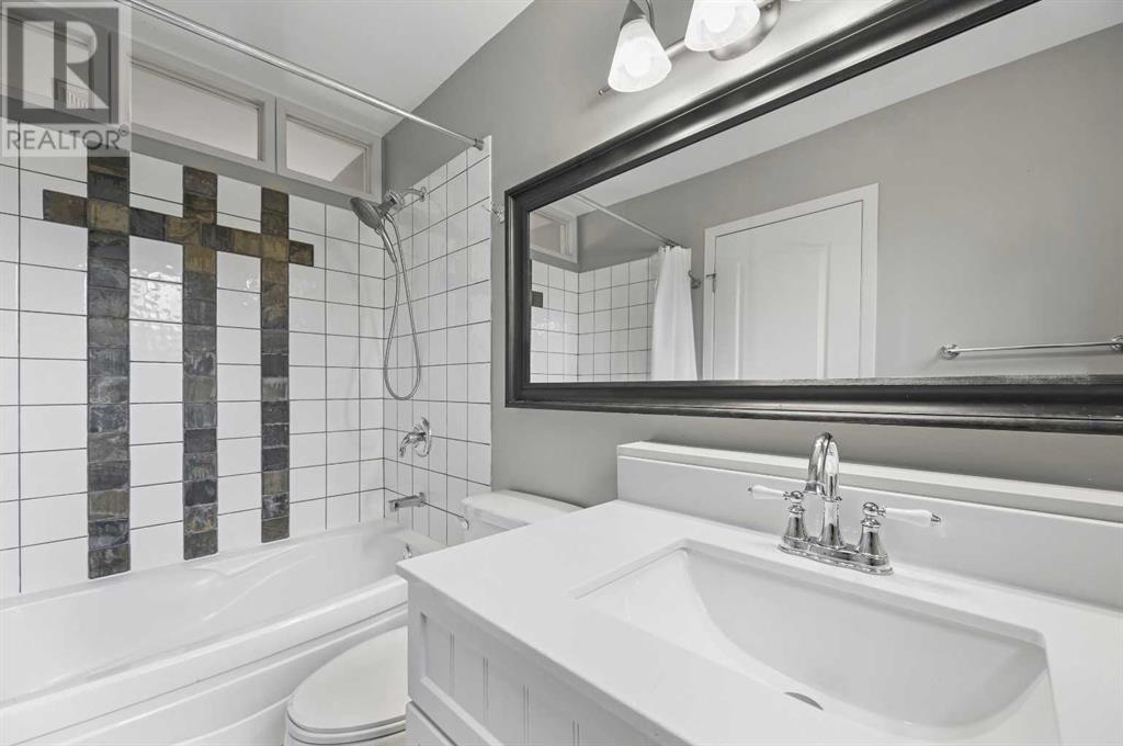 Single Family House for Sale in  Worcester Drive SW Wildwood Calgary 