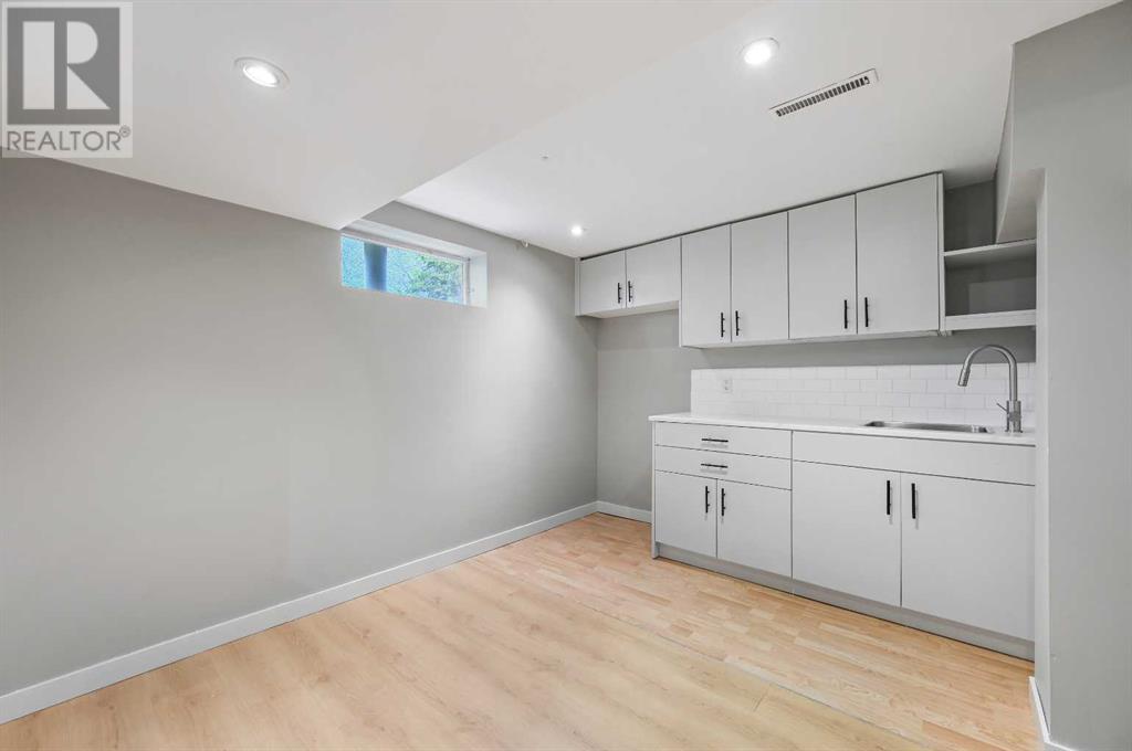 Single Family House for Sale in  Worcester Drive SW Wildwood Calgary 