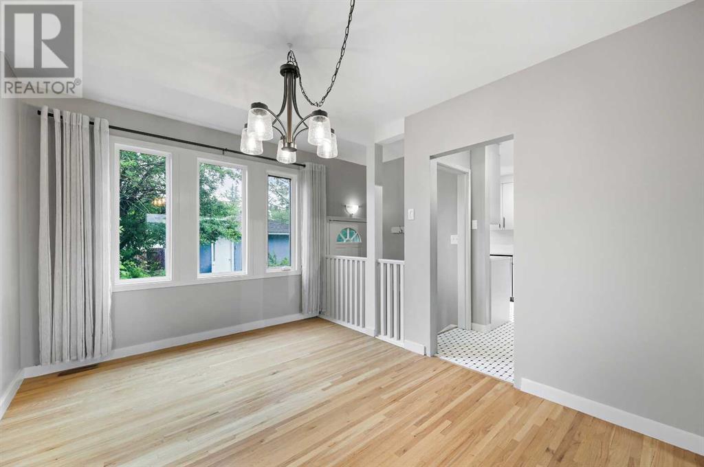 Single Family House for Sale in  Worcester Drive SW Wildwood Calgary 