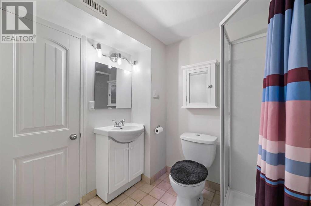 Single Family House for Sale in  Worcester Drive SW Wildwood Calgary 