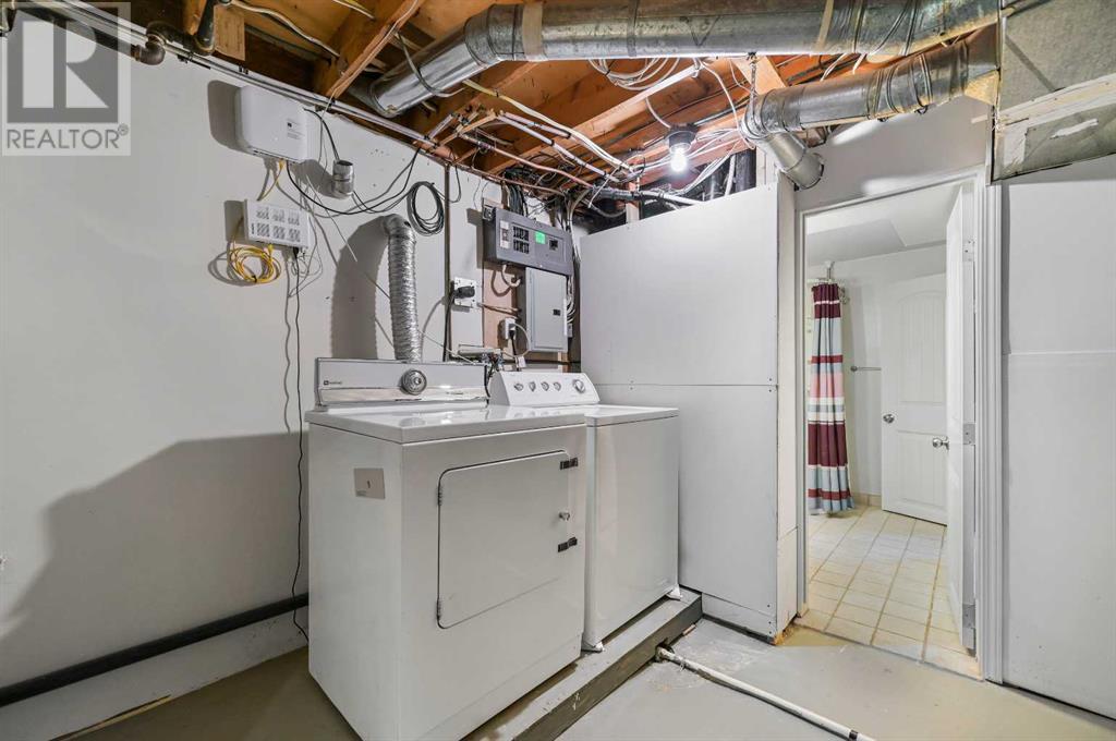 Single Family House for Sale in  Worcester Drive SW Wildwood Calgary 