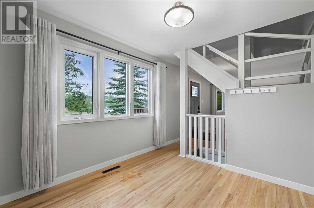 Single Family House for Sale in  Worcester Drive SW Wildwood Calgary 