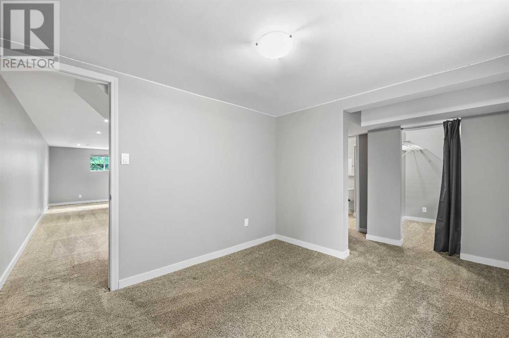 Single Family House for Sale in  Worcester Drive SW Wildwood Calgary 