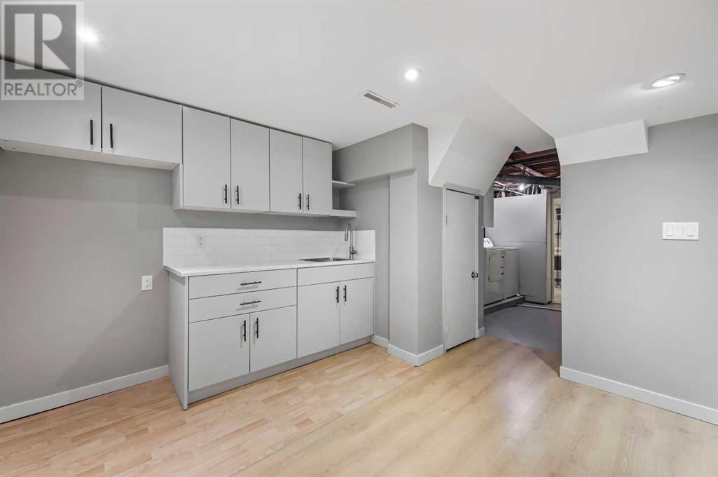 Single Family House for Sale in  Worcester Drive SW Wildwood Calgary 
