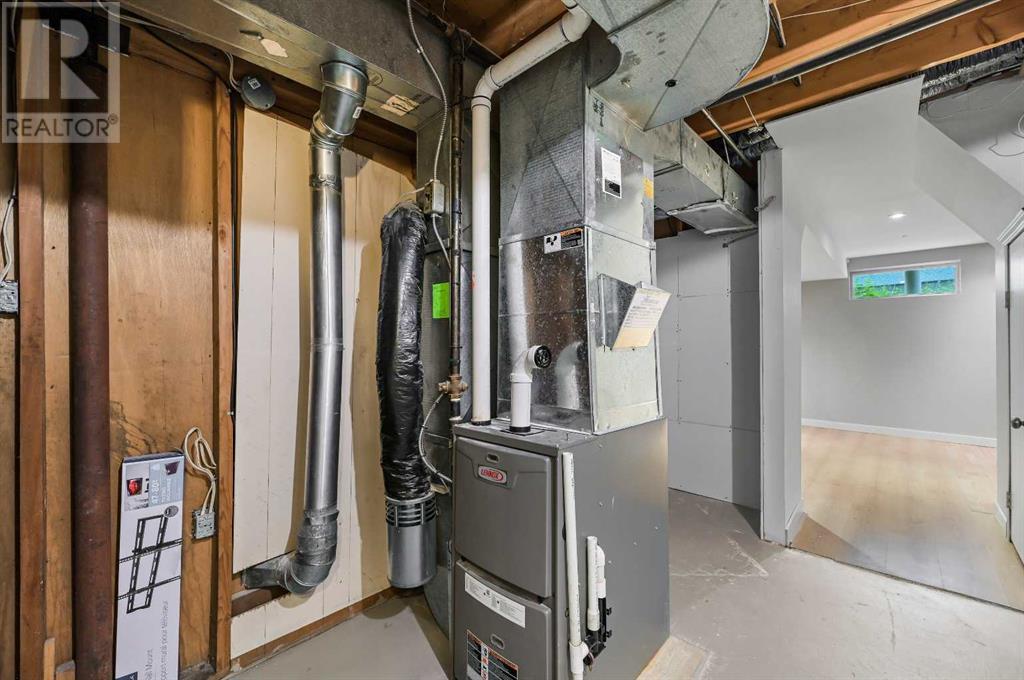 Single Family House for Sale in  Worcester Drive SW Wildwood Calgary 