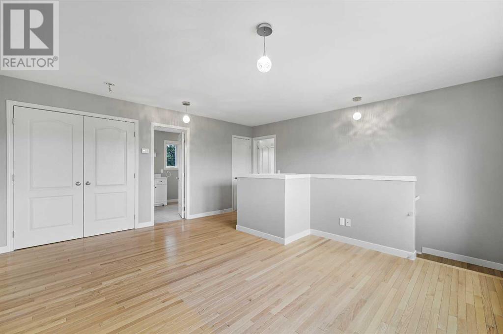 Single Family House for Sale in  Worcester Drive SW Wildwood Calgary 