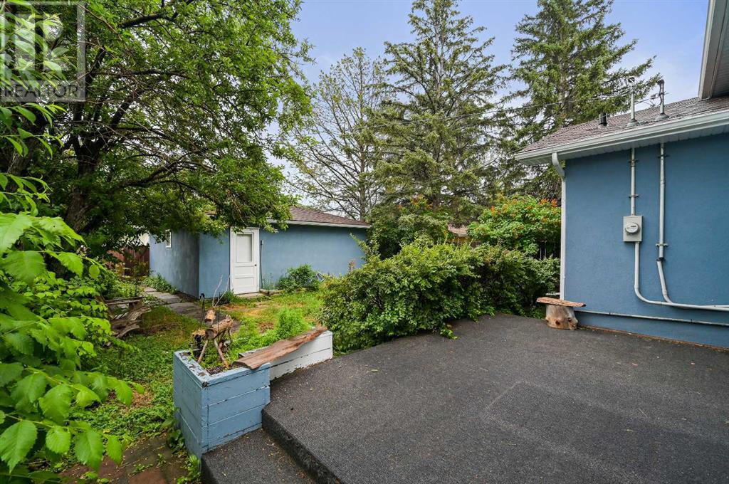 Single Family House for Sale in  Worcester Drive SW Wildwood Calgary 