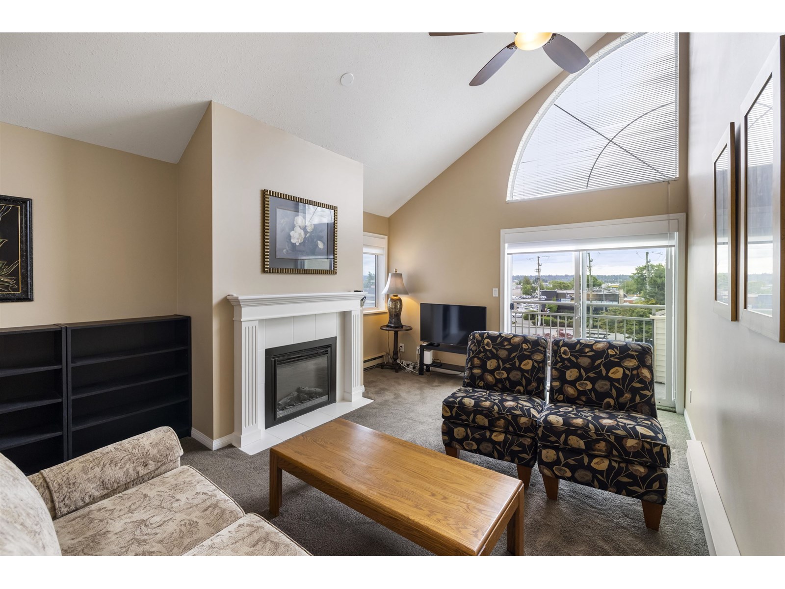 Photo 4 of 303 19645 64 Avenue, Langley BC