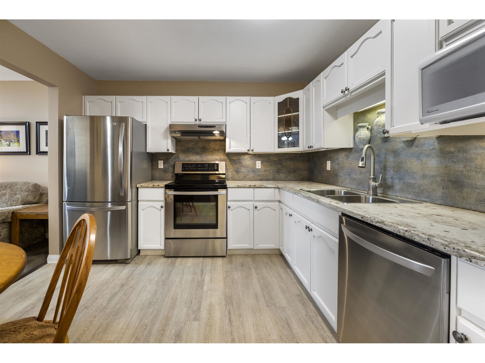 Photo 8 of 303 19645 64 Avenue, Langley BC