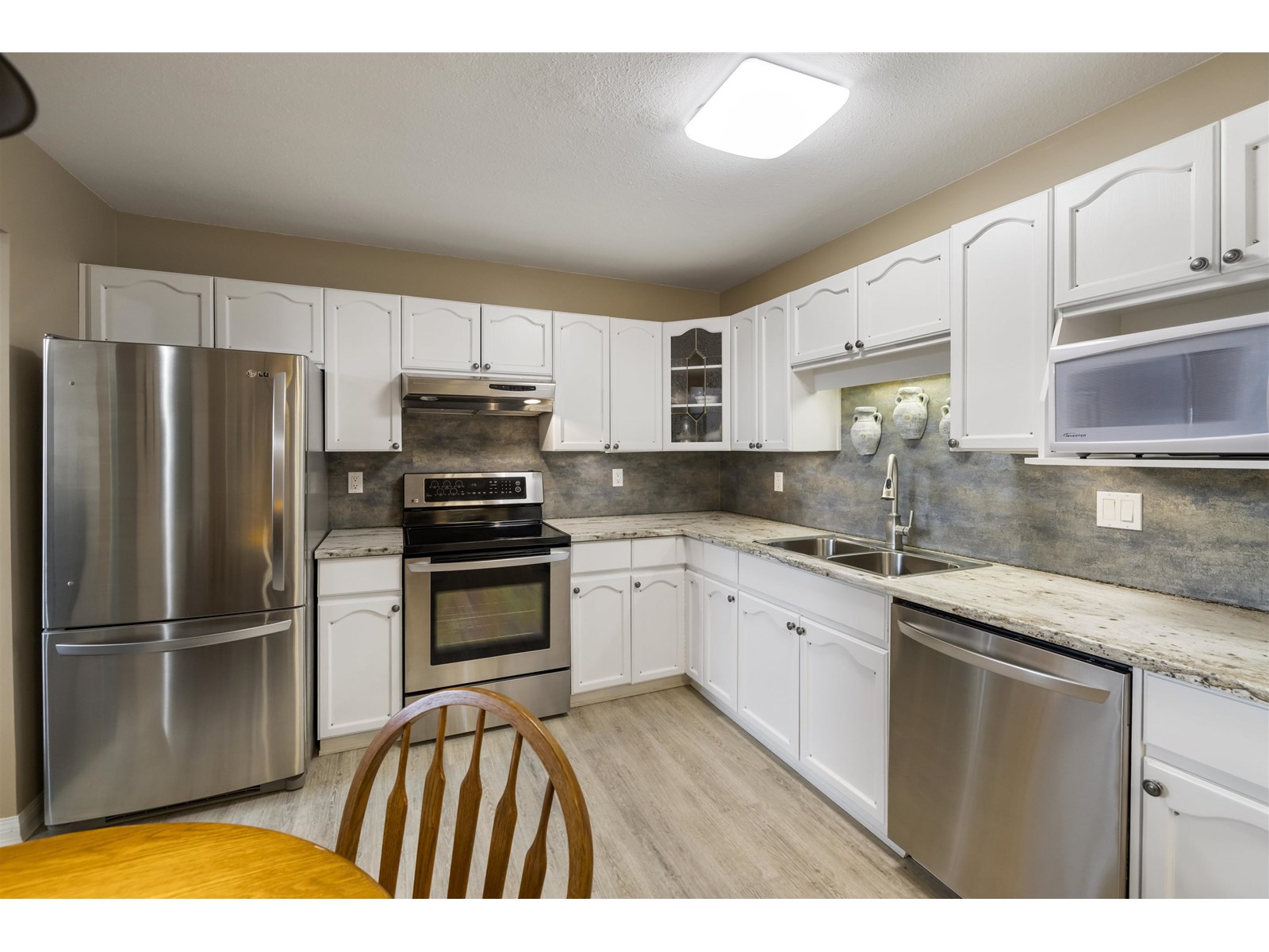 Photo 11 of 303 19645 64 Avenue, Langley BC