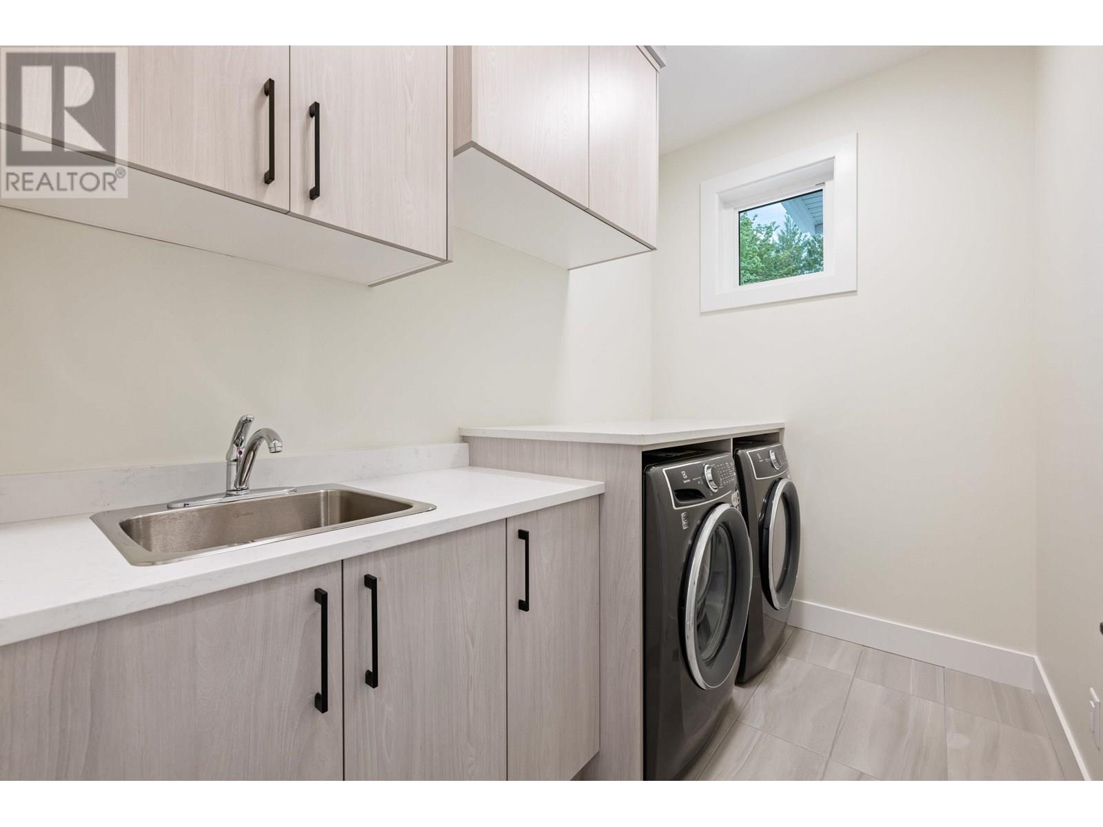 Photo 6 of 3556 Monson Crescent, Coquitlam BC