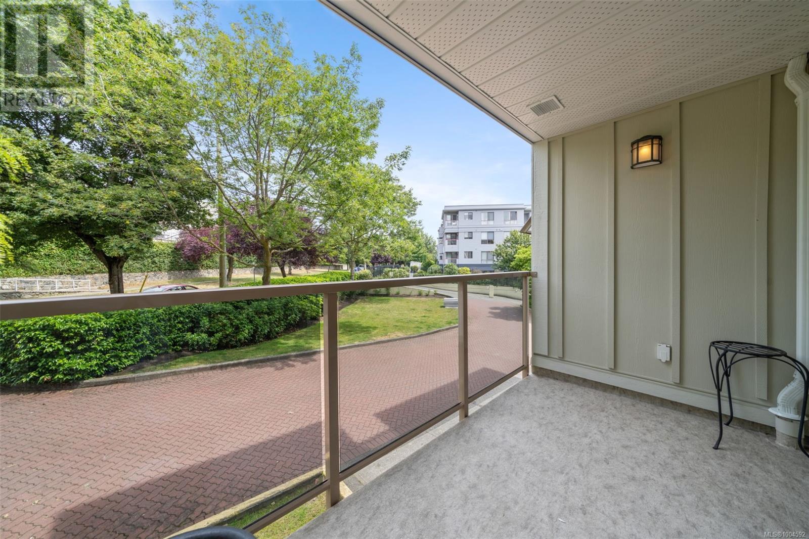 Photo 2 of 203 535 Manchester Rd, Victoria BC