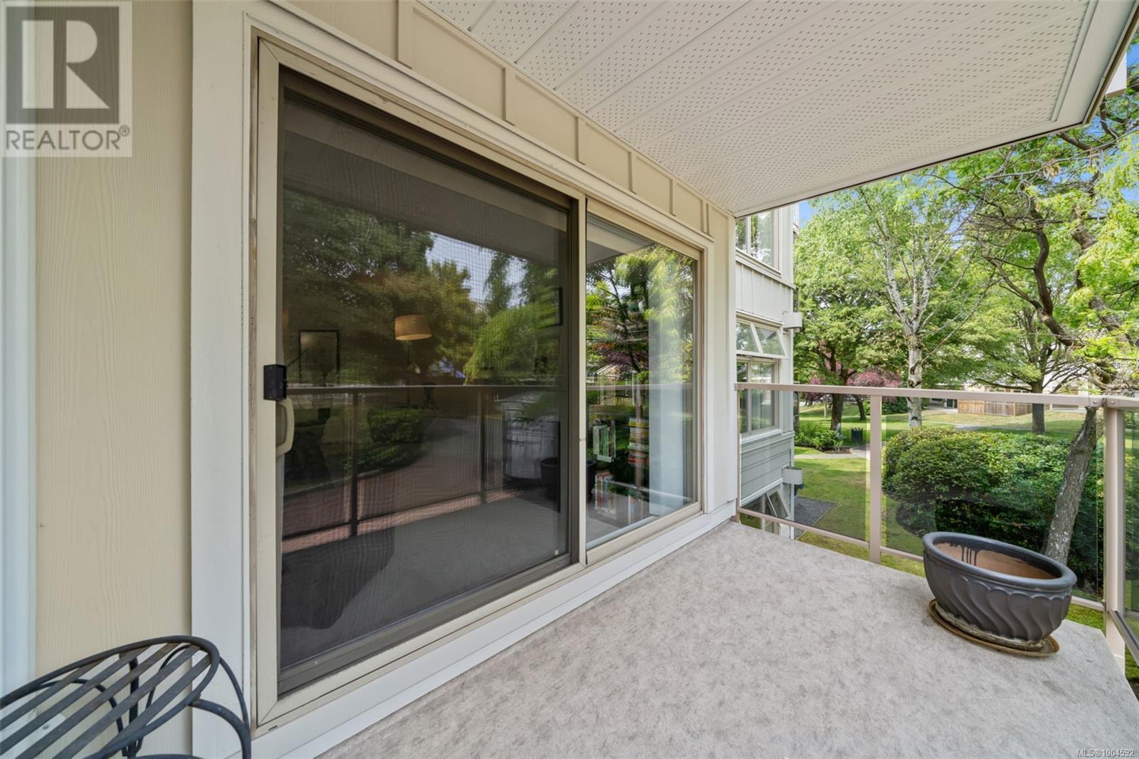 Photo 17 of 203 535 Manchester Rd, Victoria BC