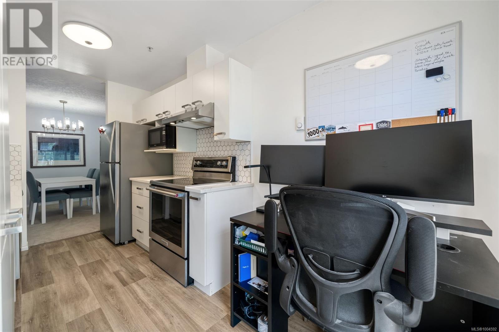 Photo 36 of 203 535 Manchester Rd, Victoria BC