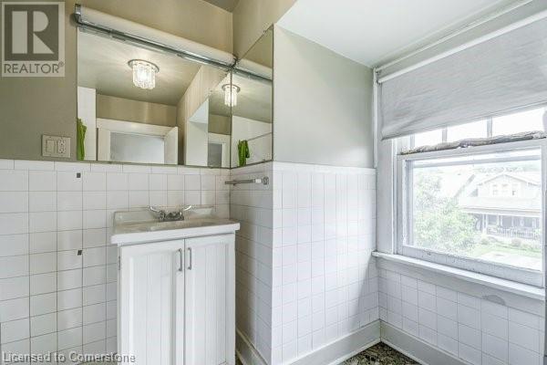 Photo 8 of 182 Balmoral Avenue S, Hamilton ON