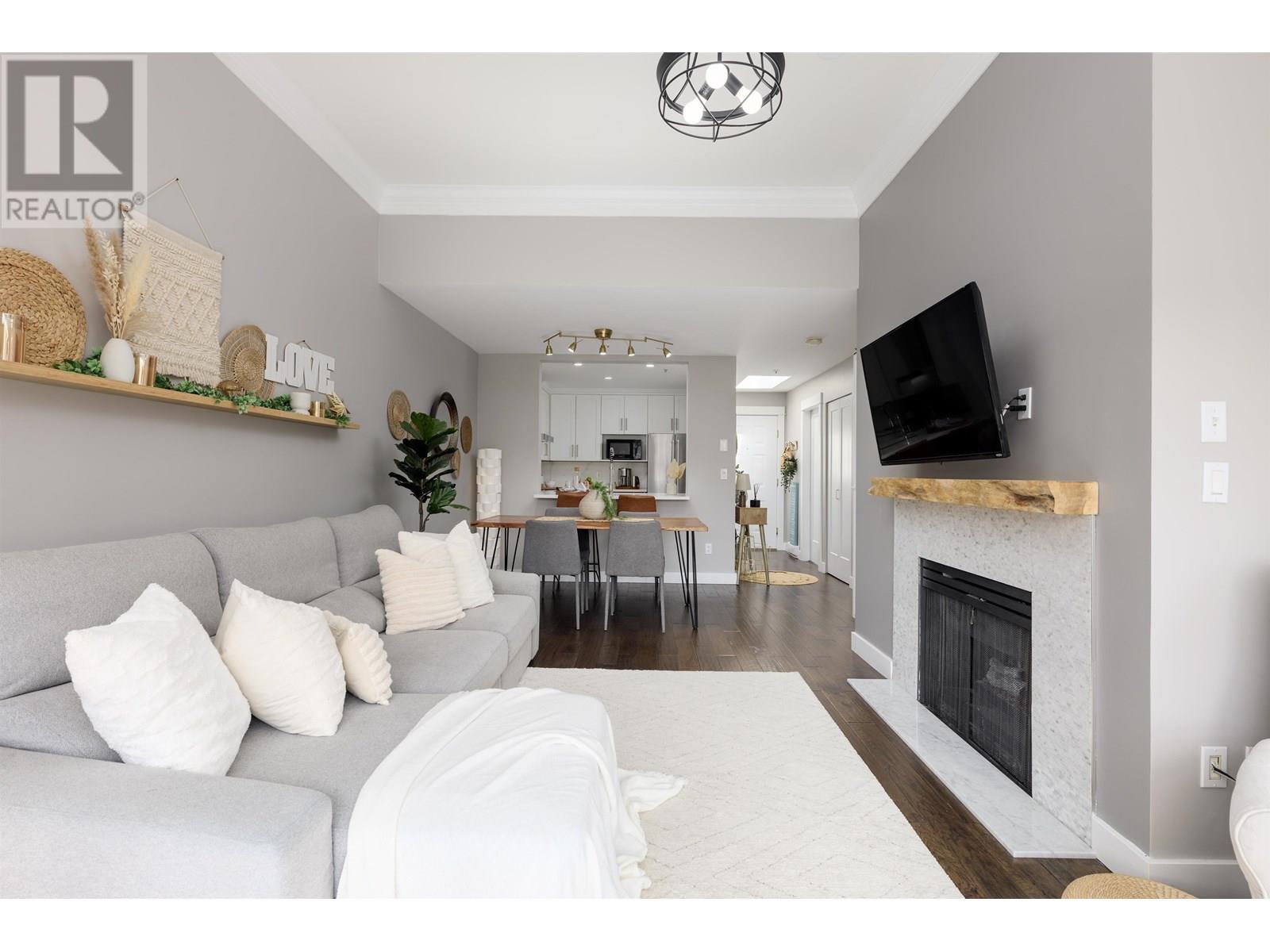 Photo 17 of 437 2980 Princess Crescent, Coquitlam BC