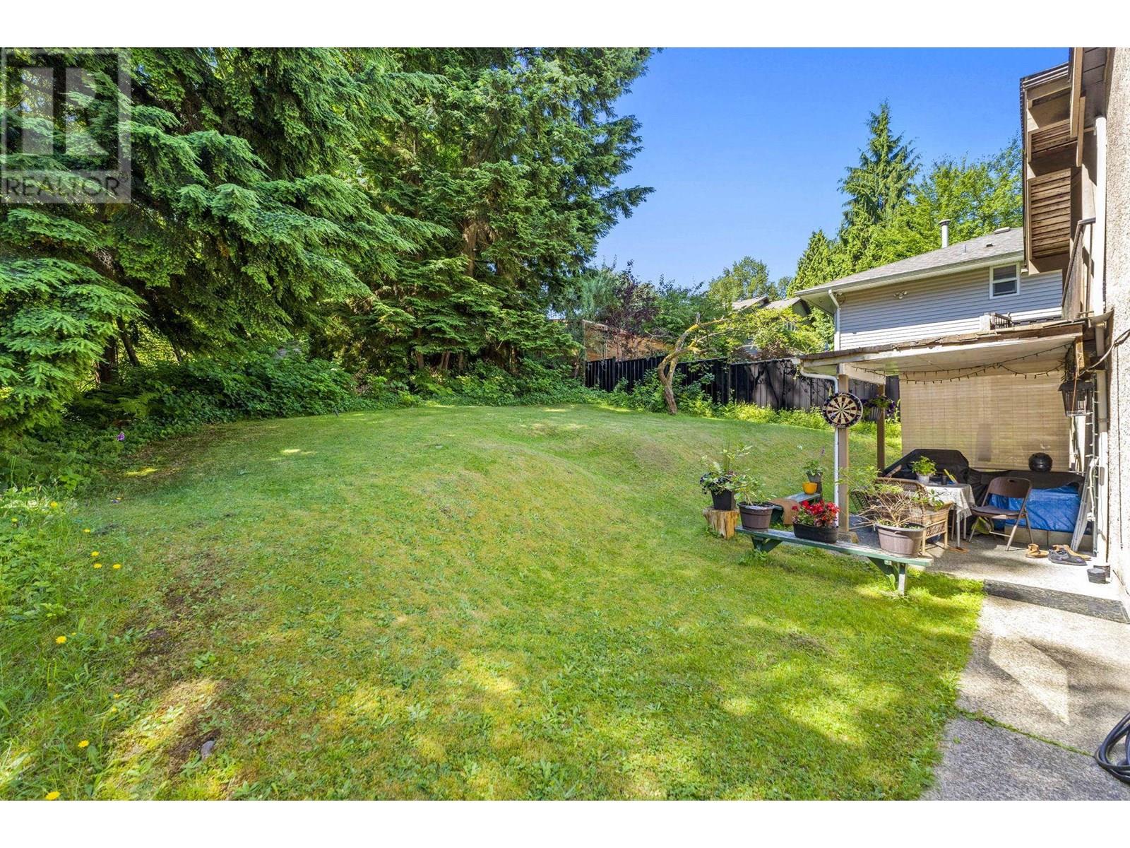 Photo 37 of 2001 St George Street, Port Moody BC