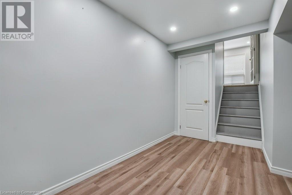 Photo 25 of 66 Summercrest Drive Unit 3, Hamilton ON