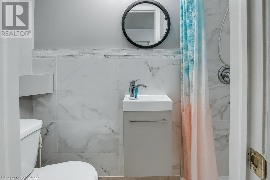 Photo 30 of 66 Summercrest Drive Unit 3, Hamilton ON