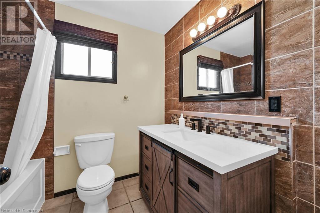Photo 6 of 5 Ridell Crescent, Stoney Creek ON