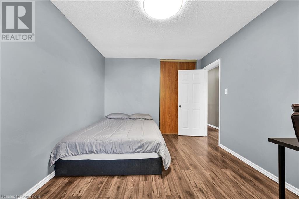 Photo 33 of 5 Ridell Crescent, Stoney Creek ON