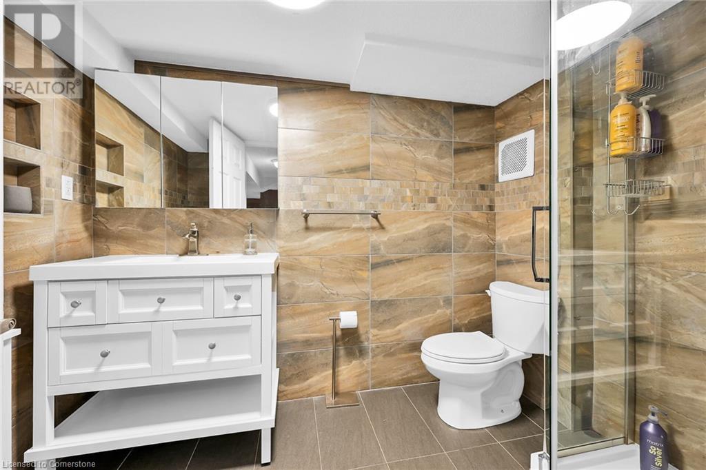 Photo 11 of 5 Ridell Crescent, Stoney Creek ON