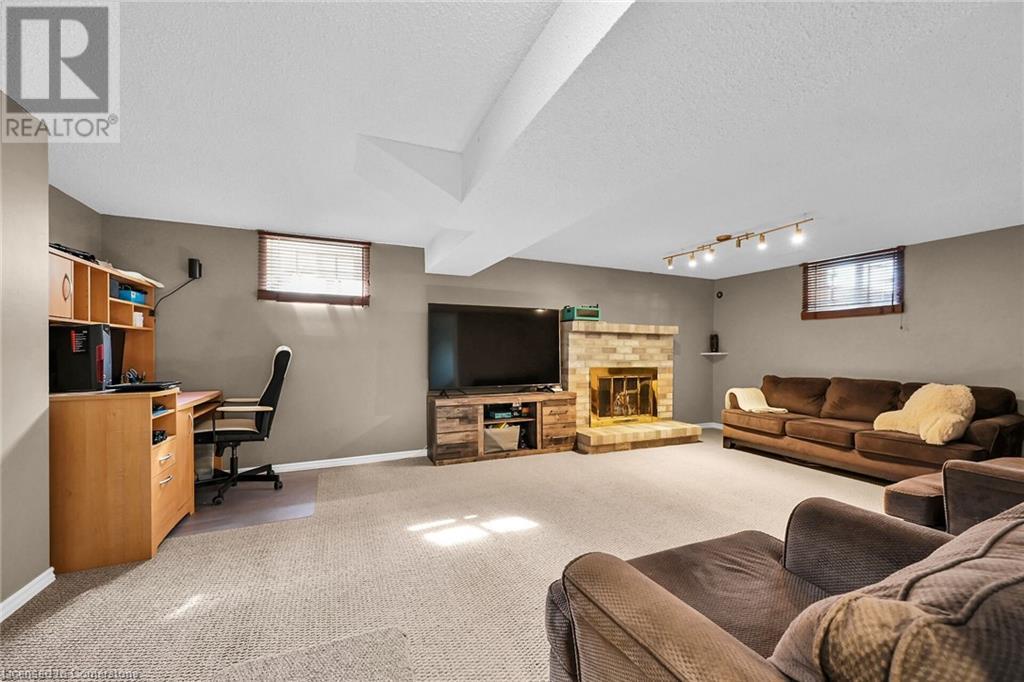 Photo 1 of 5 Ridell Crescent, Stoney Creek ON