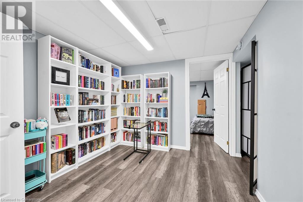 Photo 10 of 5 Ridell Crescent, Stoney Creek ON
