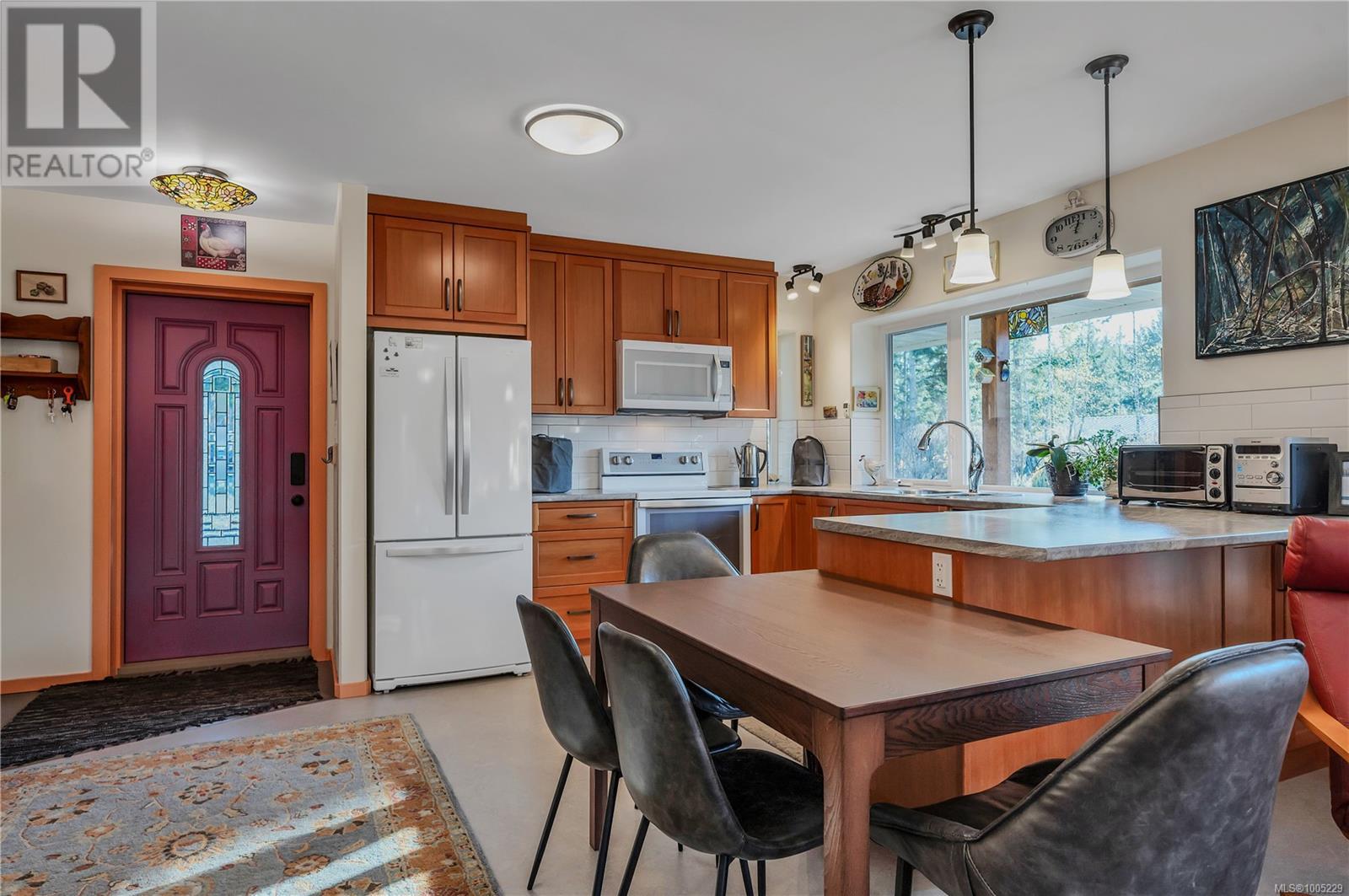 220 Irene Rd, Quadra Island
