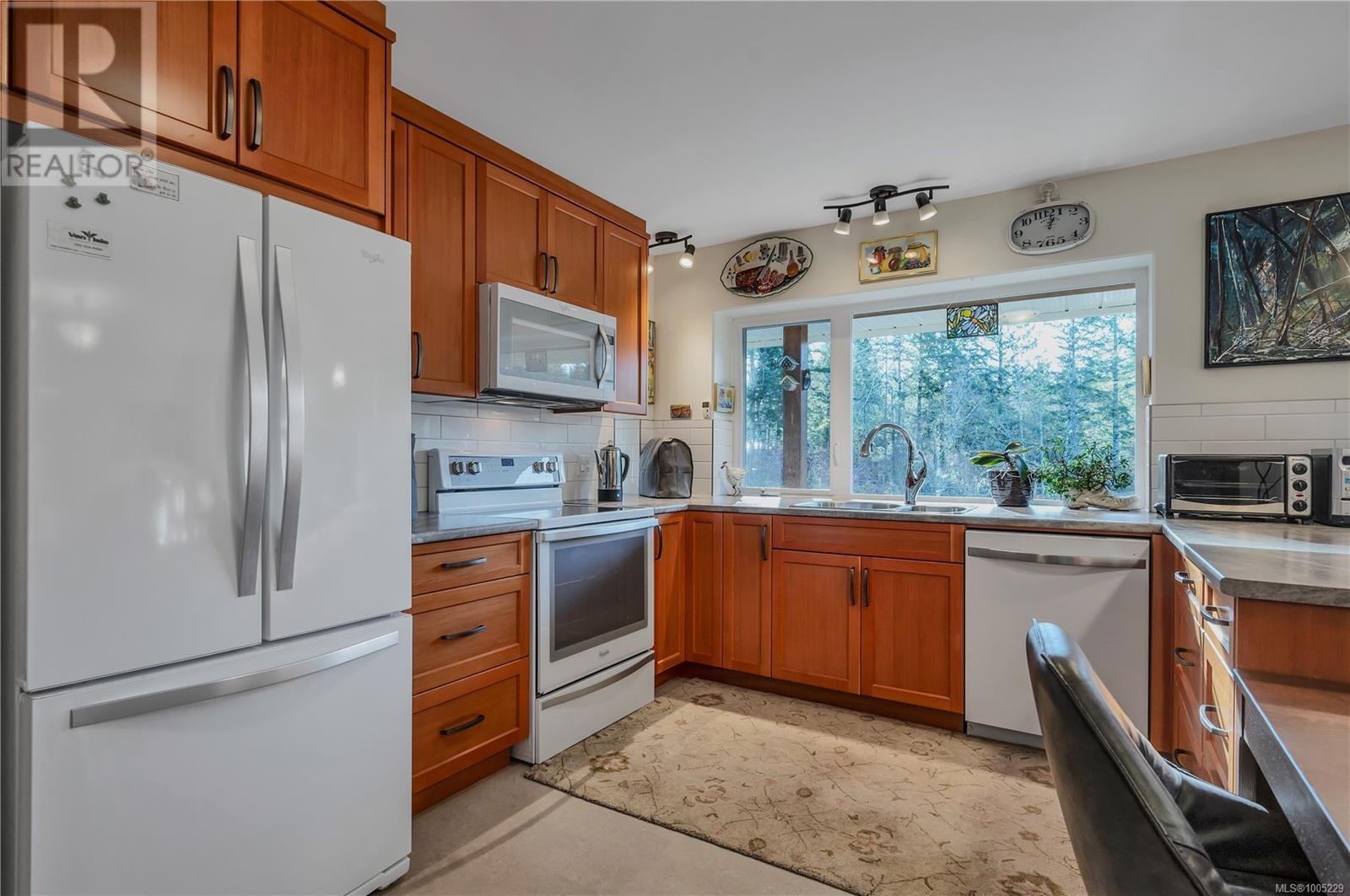 220 Irene Rd, Quadra Island