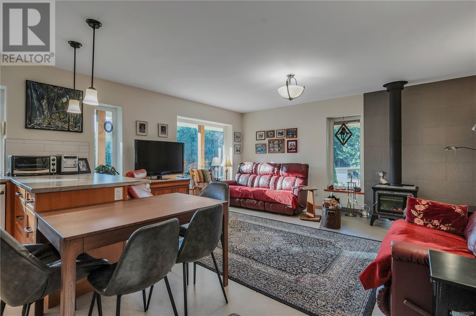 220 Irene Rd, Quadra Island