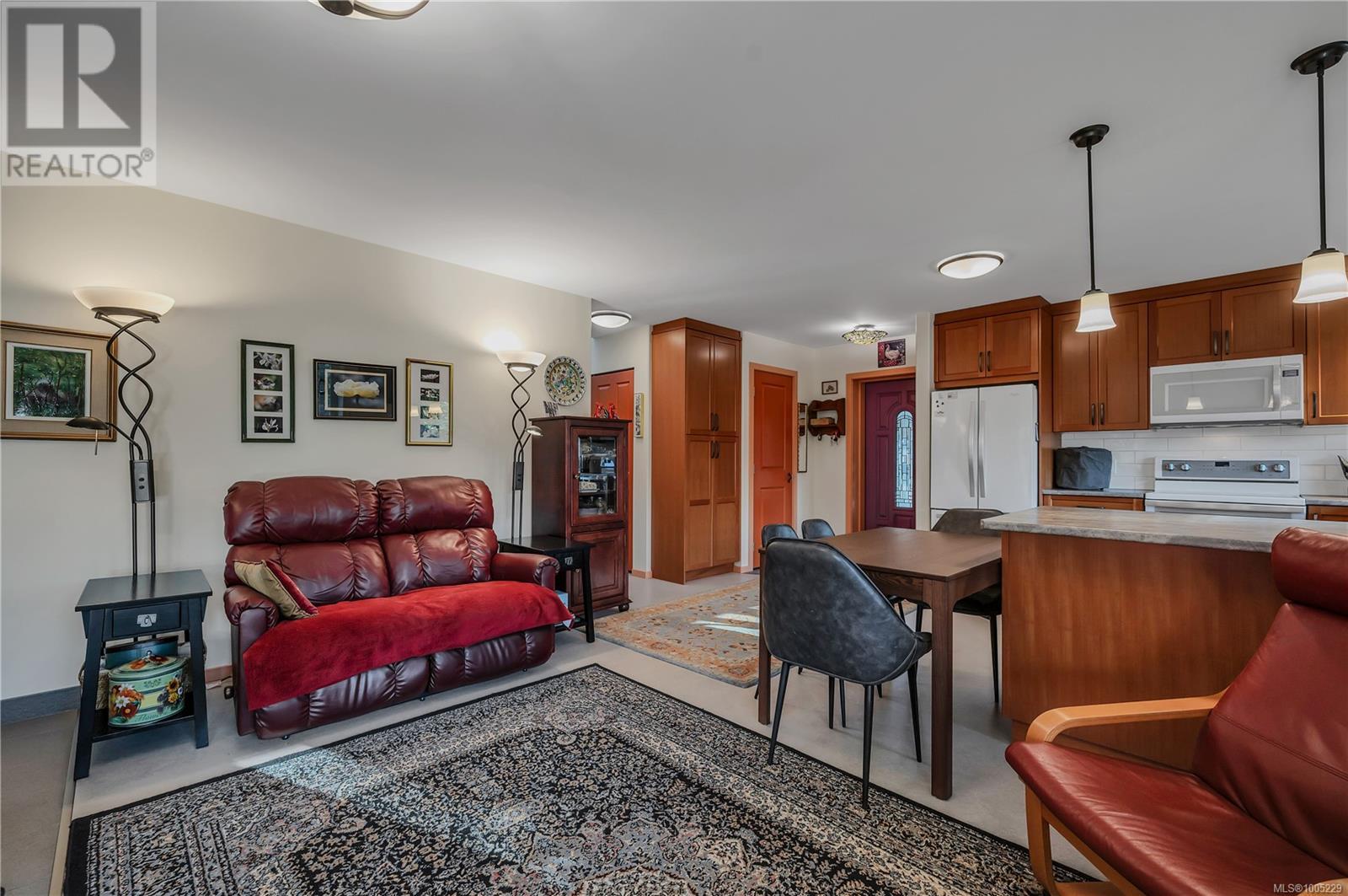 220 Irene Rd, Quadra Island