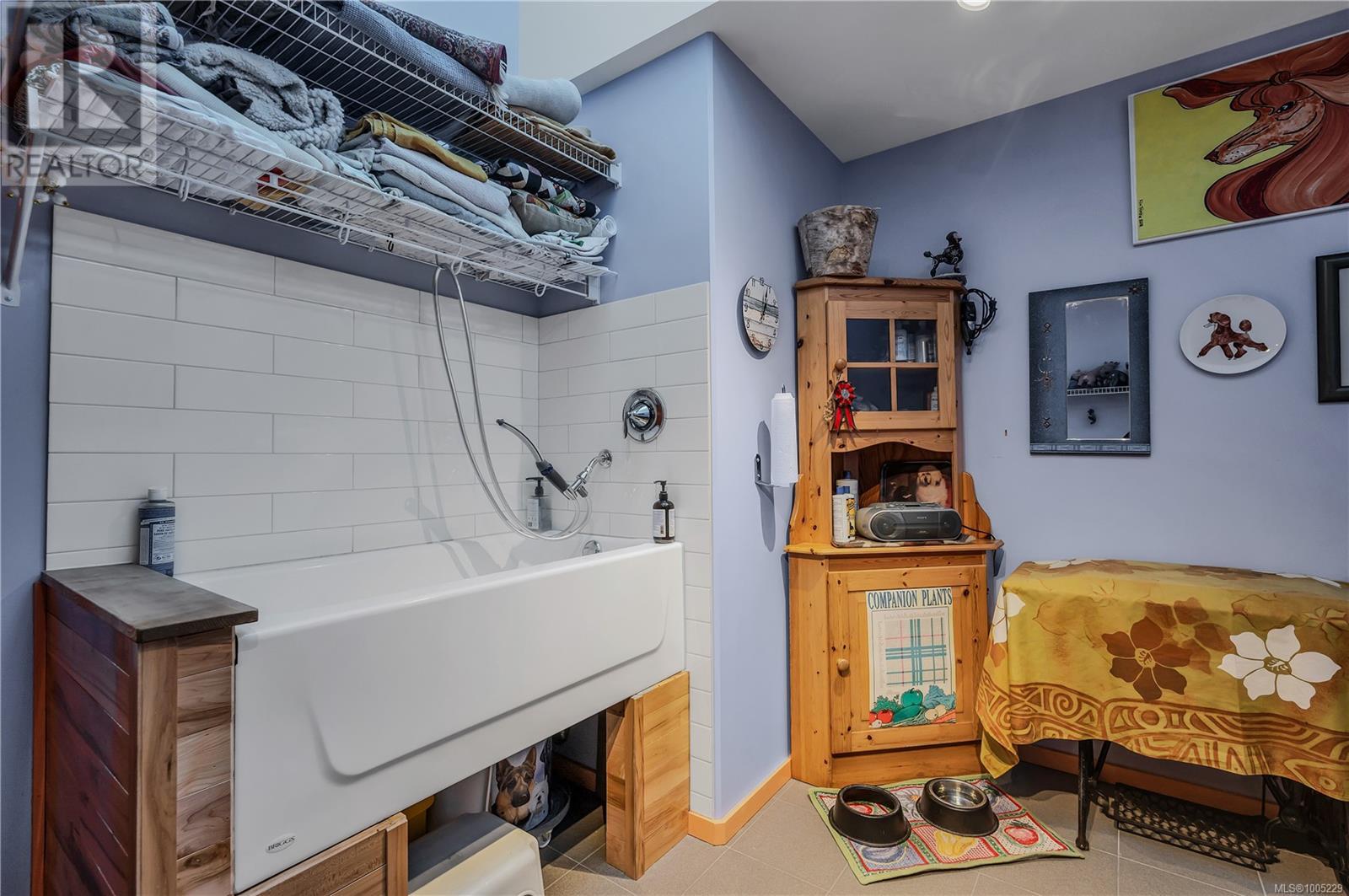 220 Irene Rd, Quadra Island