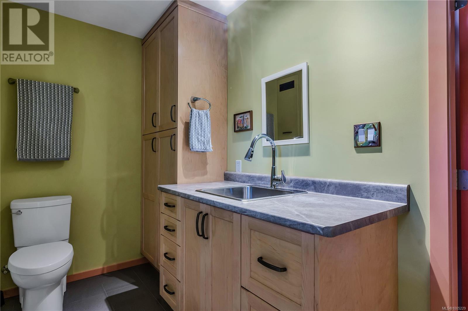220 Irene Rd, Quadra Island