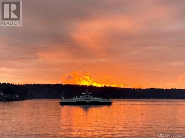 220 Irene Rd, Quadra Island